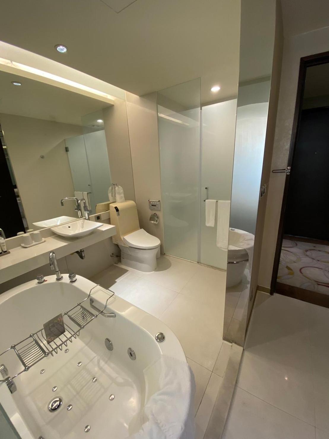 The Crystal Resort Sun Moon Lake Yuchi Exterior foto